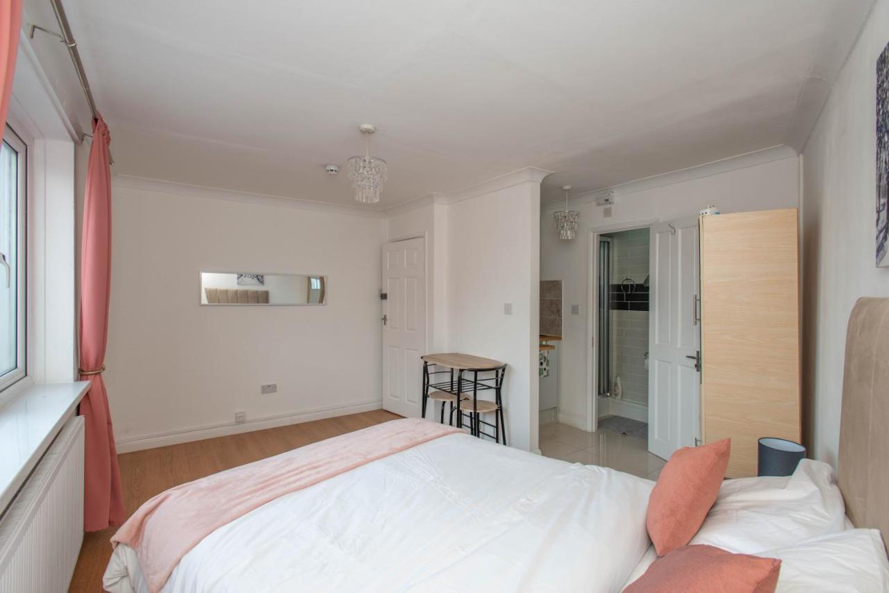 Modern Apartments In Bromley, Greater London Near Tesco And Sundridge Park Station מראה חיצוני תמונה